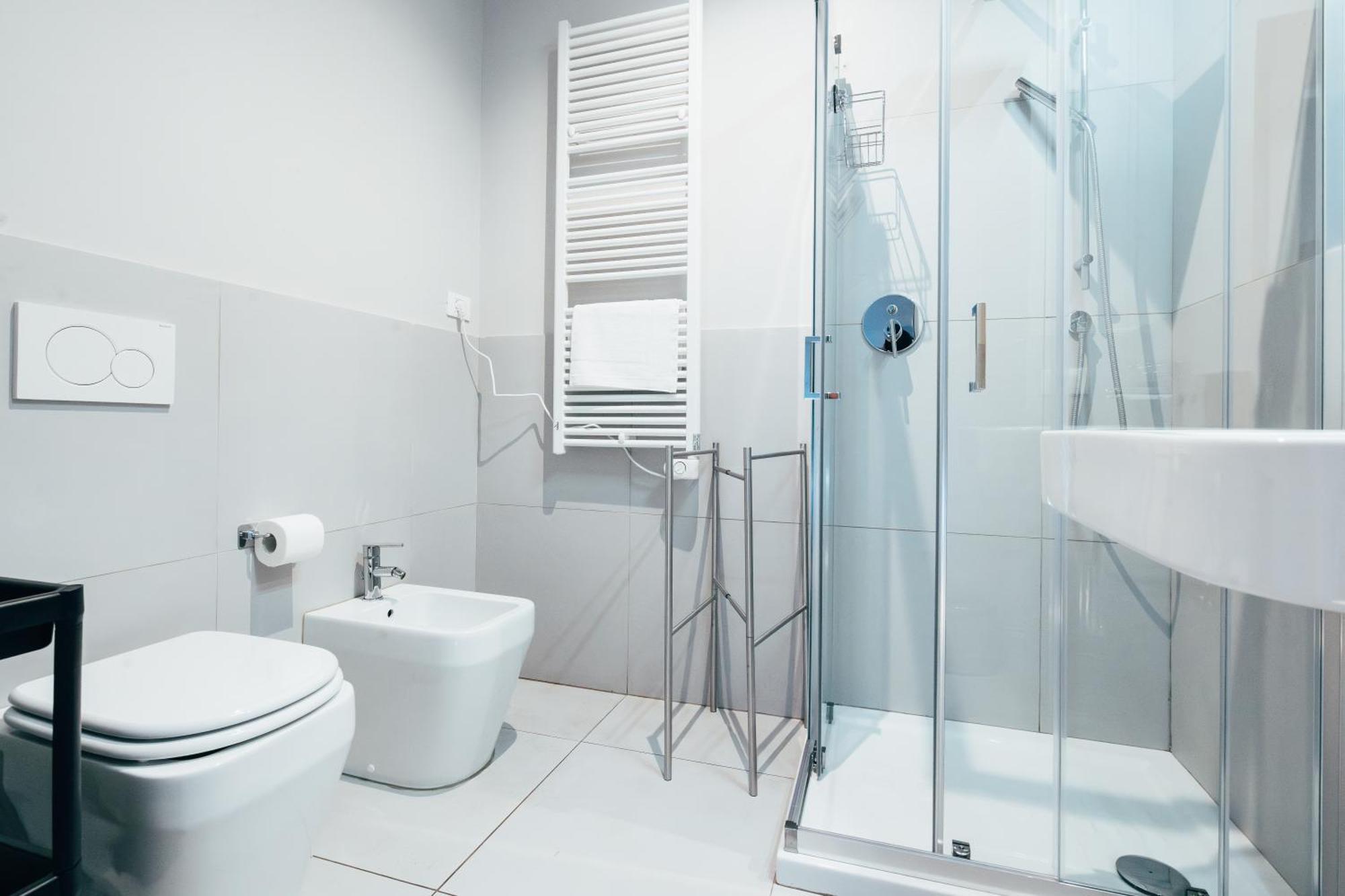 Bologna Suites - Private Bathroom 외부 사진